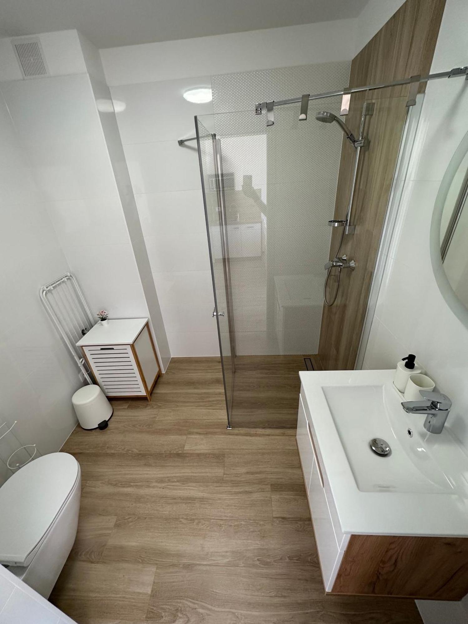 Kolorowe Cieplice - Apartamenty Z Widokiem Na Karkonosze 옐레니아구라 외부 사진