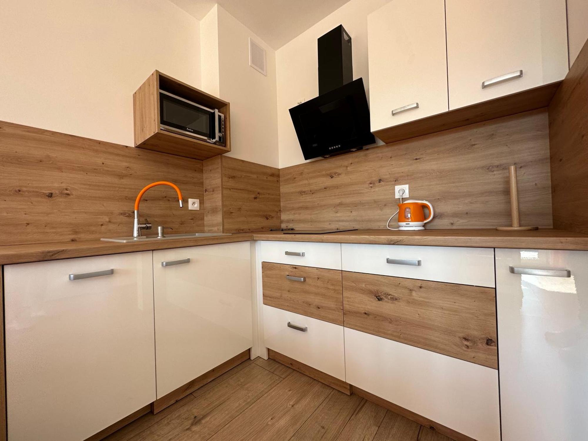 Kolorowe Cieplice - Apartamenty Z Widokiem Na Karkonosze 옐레니아구라 외부 사진